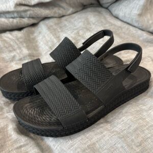Reef size 10 sandals